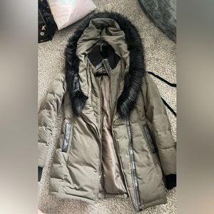 Express green black faux fur puffy coat